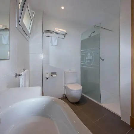 Cabot Tres Torres Apartment *